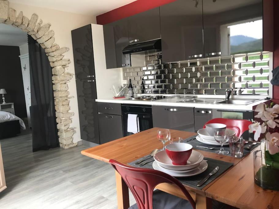 Gite La Licorne Villa Entrechaux Bagian luar foto